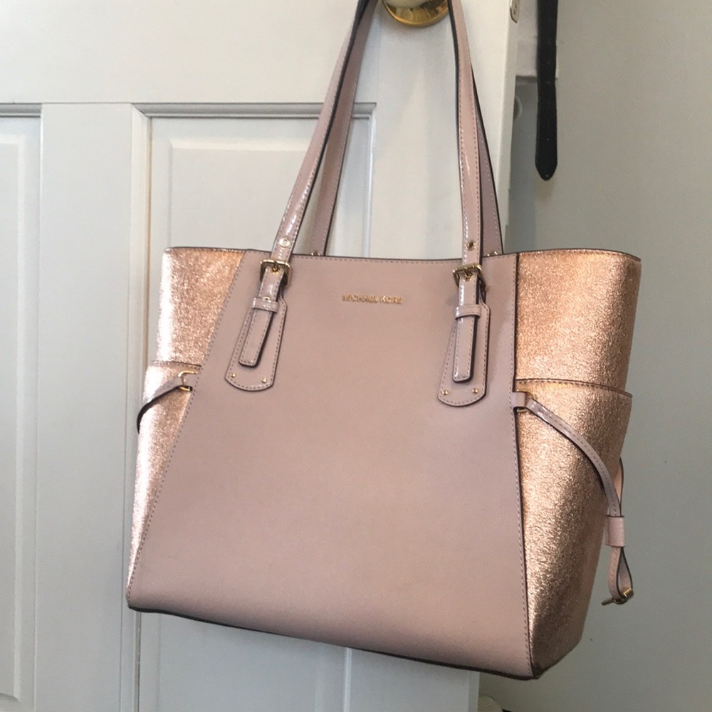 Michael Kors Voyager Tote NWT